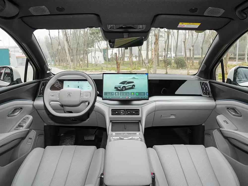 BYD Song Ultra: 710 km di autonomia, ricarica quasi completa in 9 minuti e prezzi da far aprire la bocca